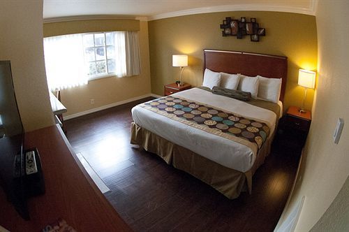 Deer Haven Hotel 2*